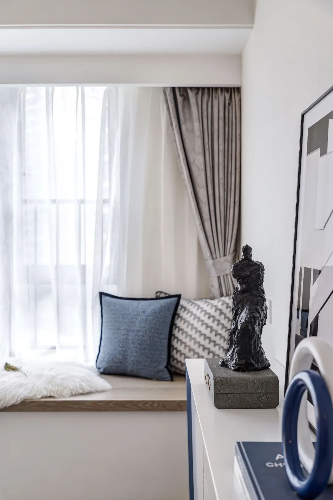 深圳碧桂园观麓花园 | 89㎡现代潮居,星际熊点缀克莱因蓝空间-53