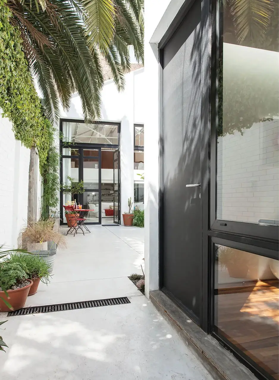 阿根廷艺术家 Diana Schufera 的明亮设计之家-14