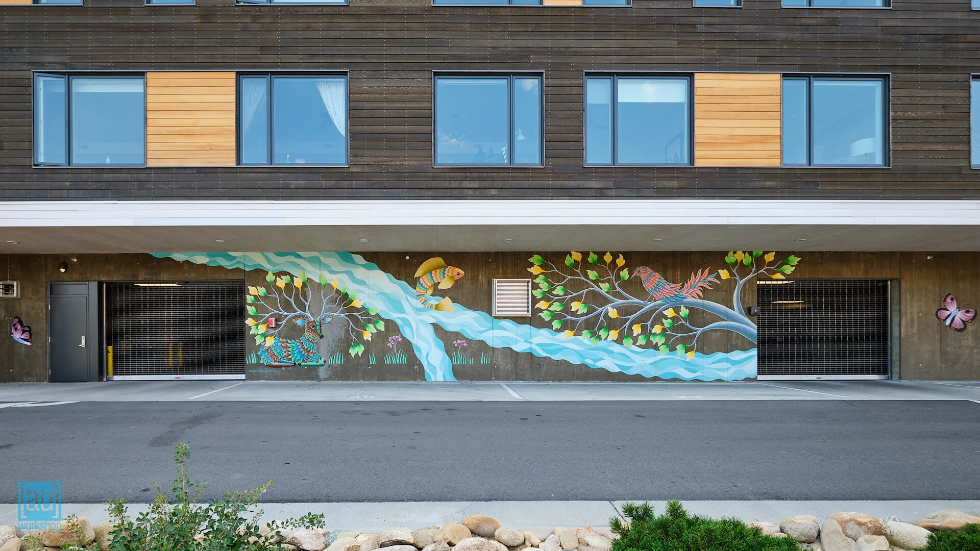 艺术的交融  境·界（这里The E·terior由于E·terior不是常规单词，E可能代表独特概念创造，terior类似interiorexterior词根有内外之意，结合A Confluence of Art整体艺术氛围，推测E·terior是营造独特概念境·界，和艺术的交融在主题上也匹配） -12