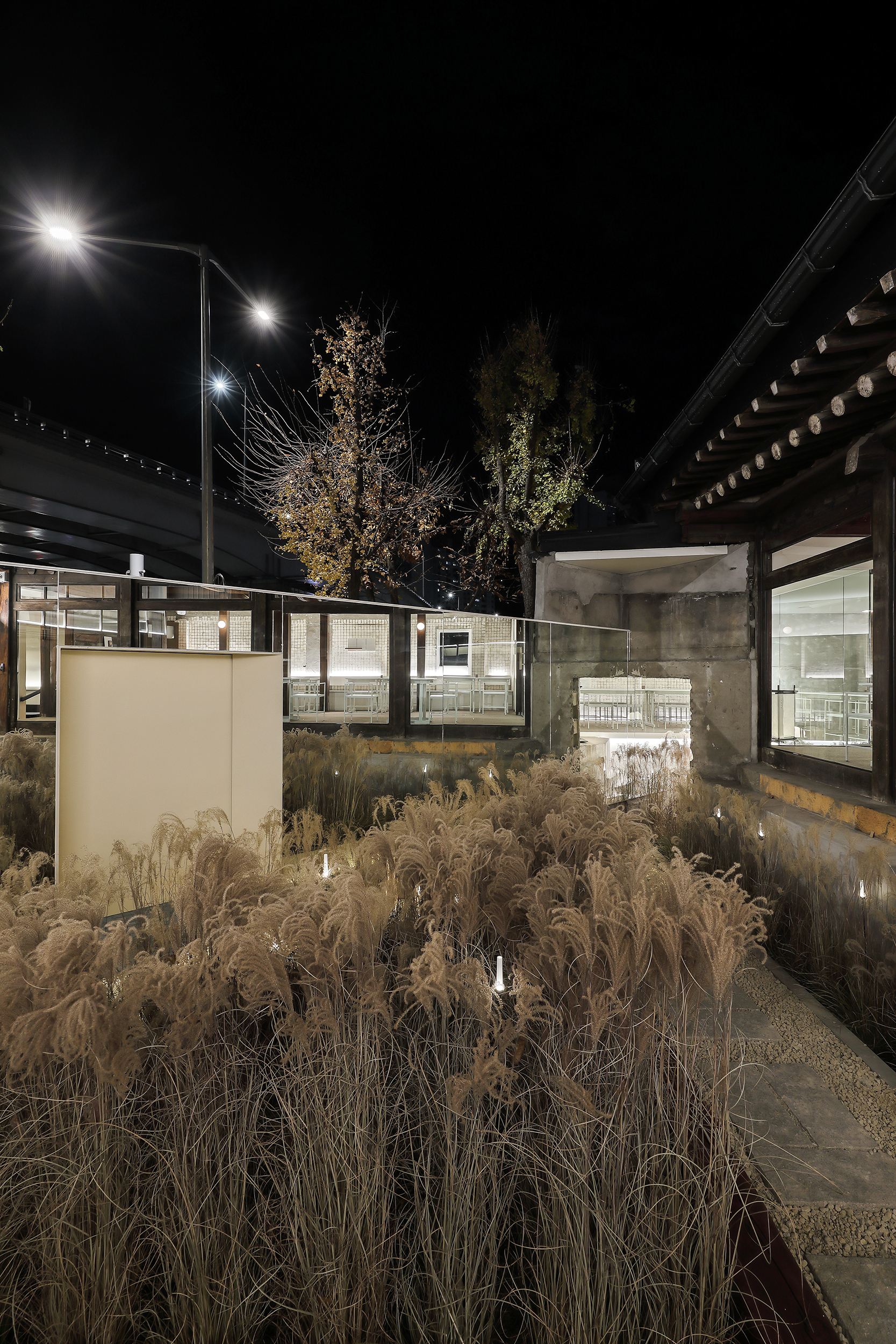 Dongnip Milbang Restaurant / Design Studio Maoom-31