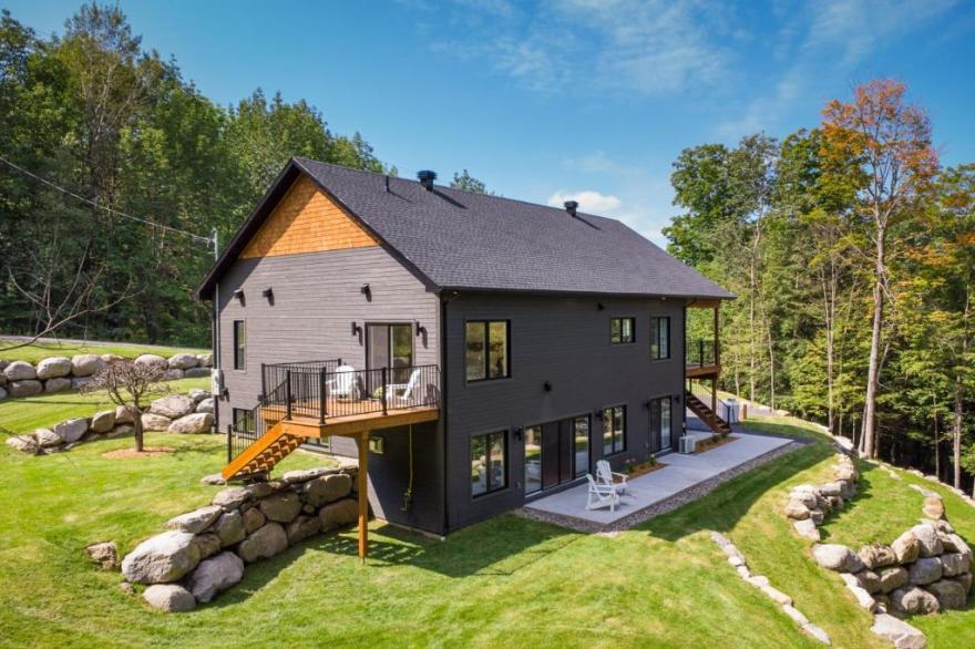 LacBrome地区农舍风格新住宅丨加拿大魁北克丨Joli Joli Design-13