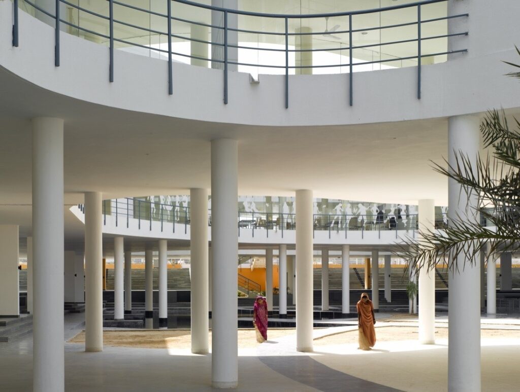 Blending Vernacular Design Elements in Contemporary Architecture-15