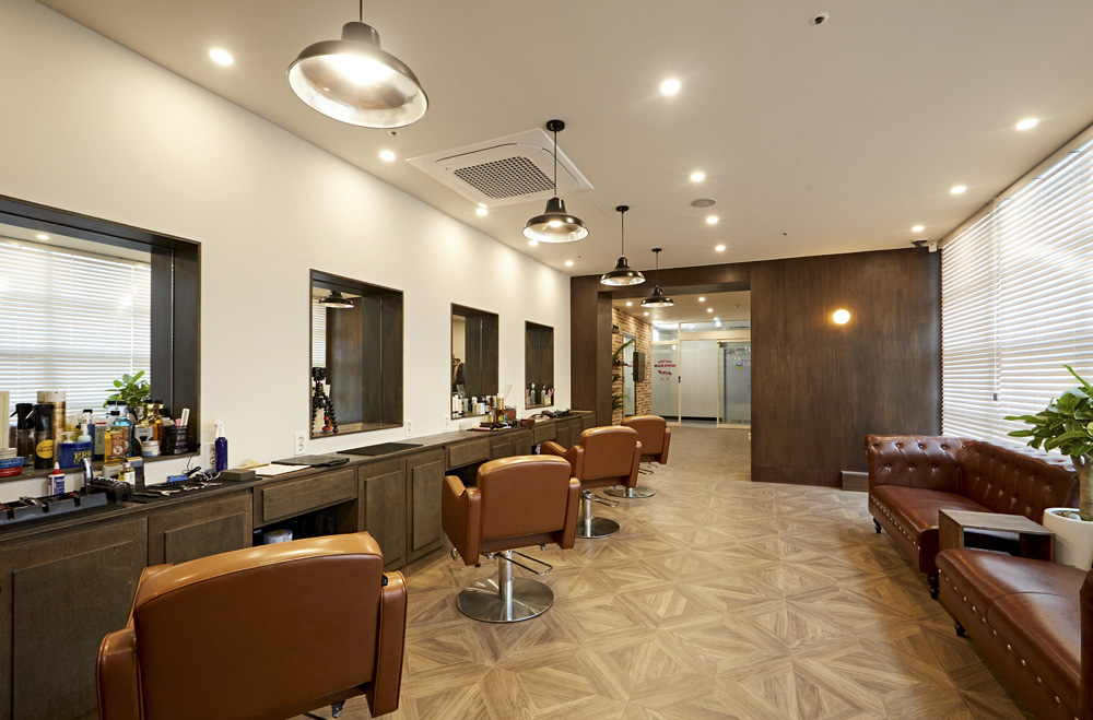 20 平米男士美容室，极简风格的设计魅力-6