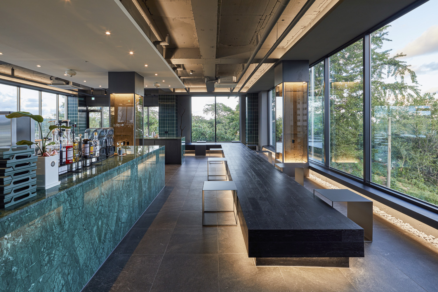 首尔 80 平咖啡厅，打造城市观景露台-2