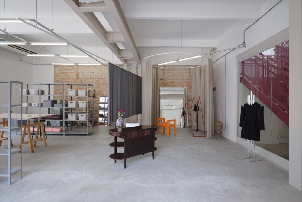 CLUBE旗下的ÃO商店-0