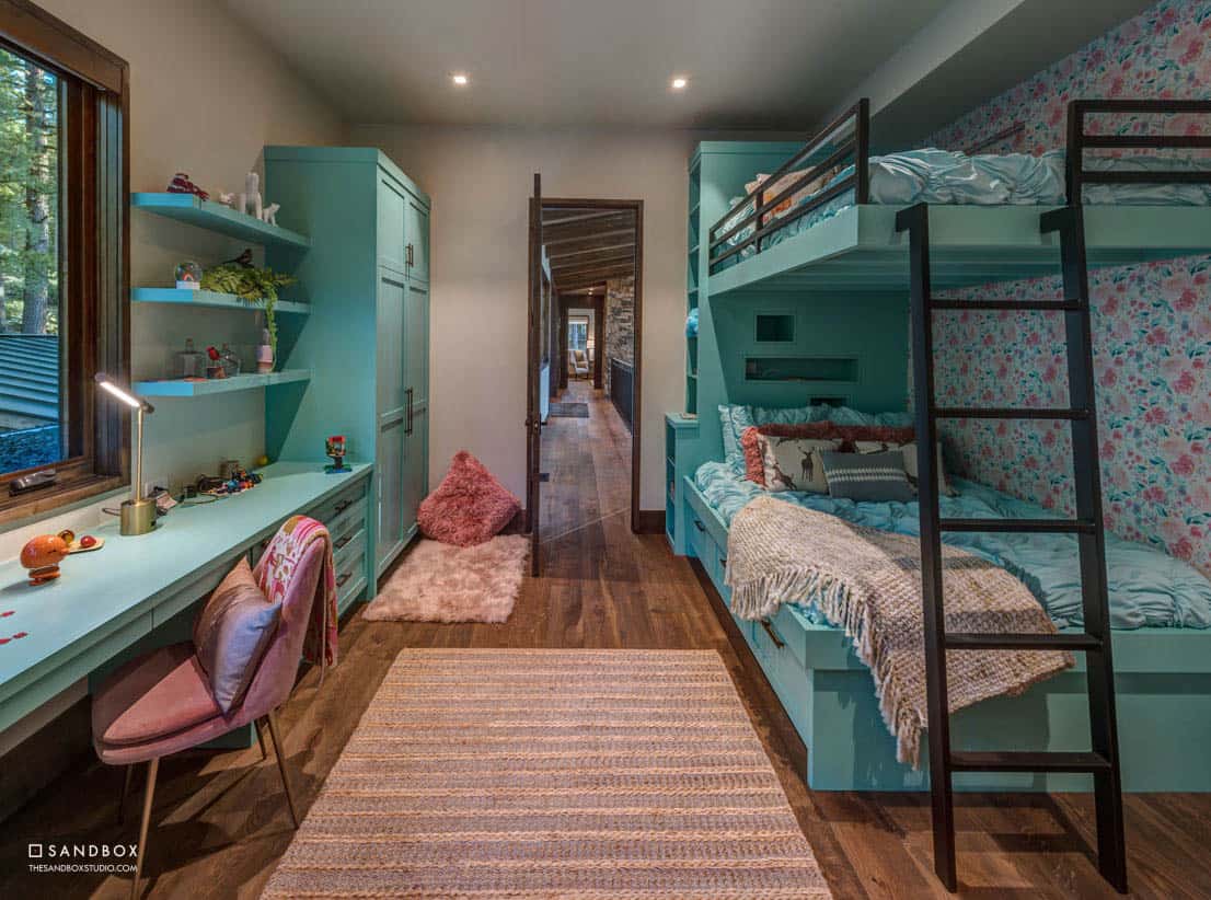 Mountain contemporary retreat in a stunning setting of the Sierra Nevadas-12