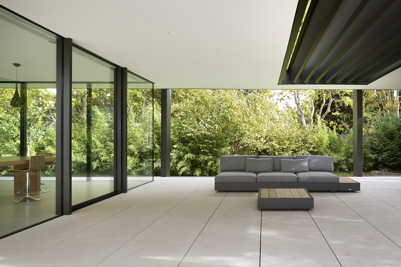 公园旁的黑色金属盒子——法国 Montpellier CTN House-35