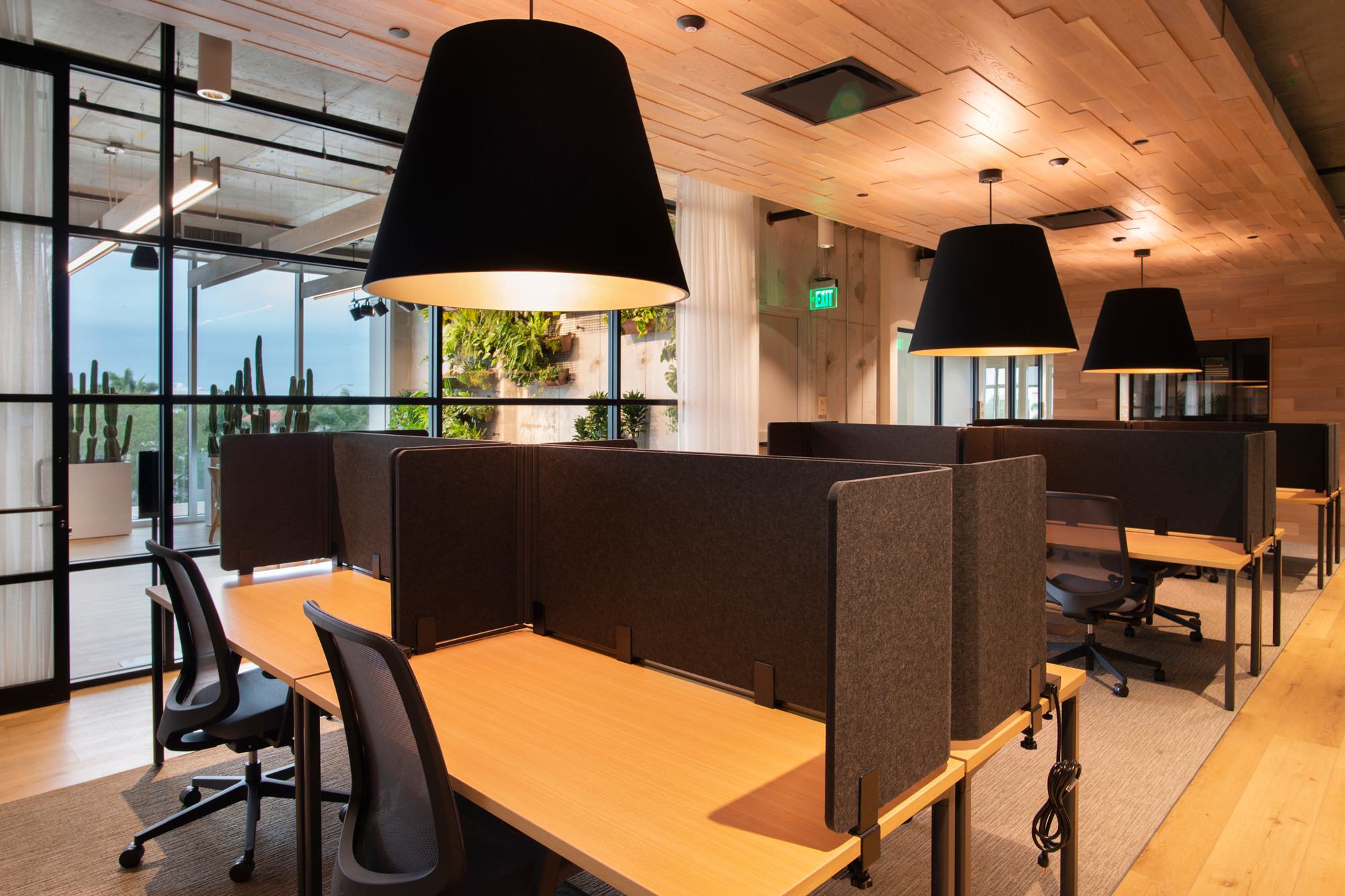 Venture X · 打造未来工作模式的豪华办公室丨意大利那不勒斯丨Studio+-43