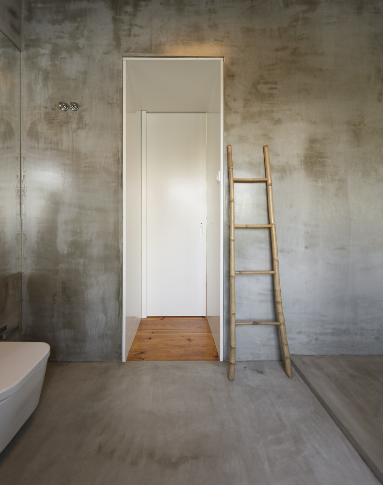 葡萄牙 Setúbal House 的现代改造丨João Tiago Aguiar Arquitectos-38