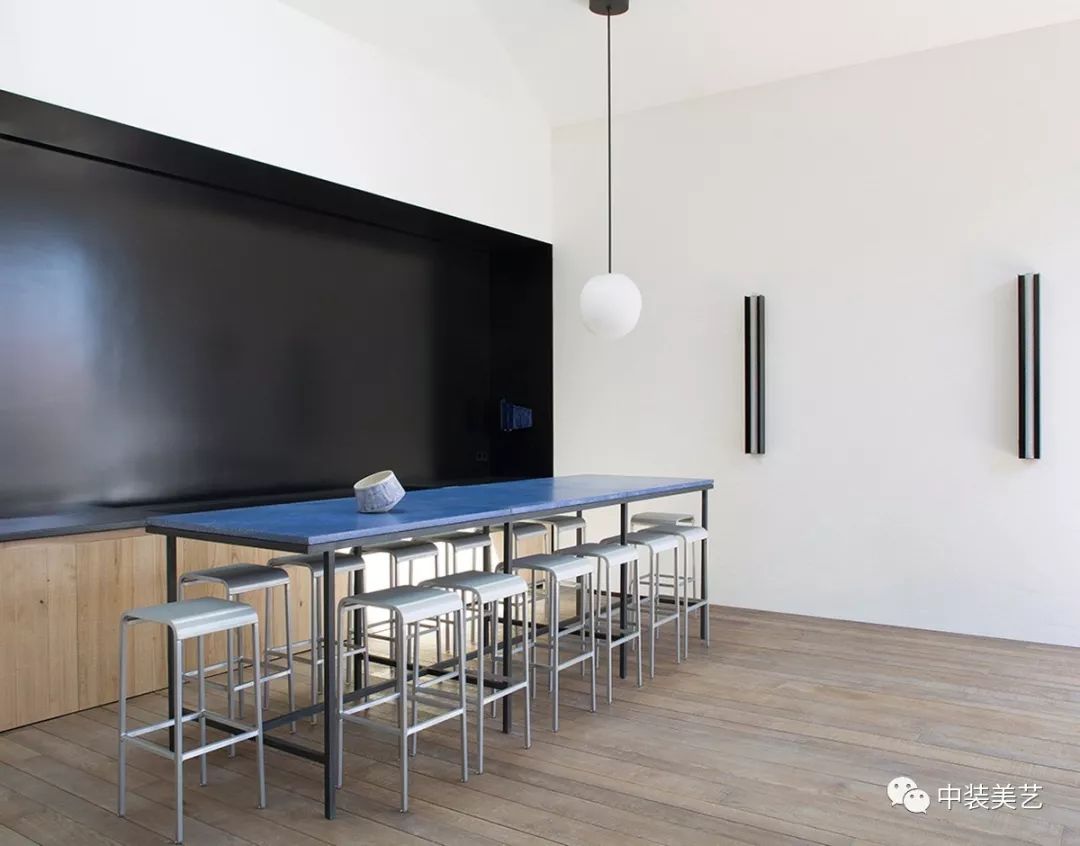 Color/跟着大师学软装-200年的葡萄酒厂改造酒店-24