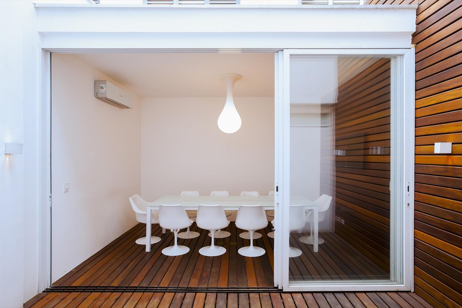 巴西 Produtora SP 艺术摄影工作室 · 经济建筑设计下的教育文化空间-3