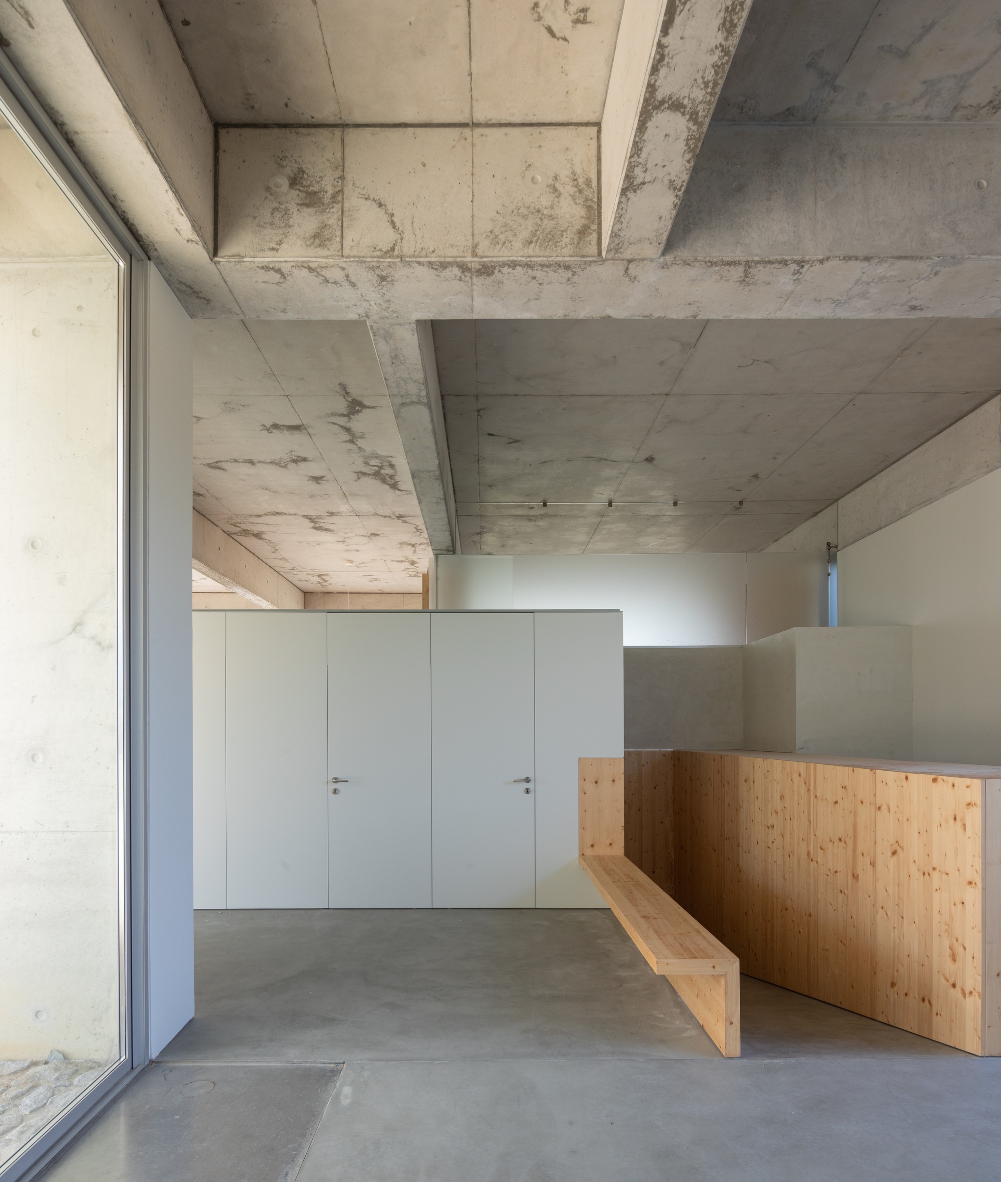 瓦拉达雷斯的房子丨葡萄牙丨Correia,Ragazzi Arquitectos-23