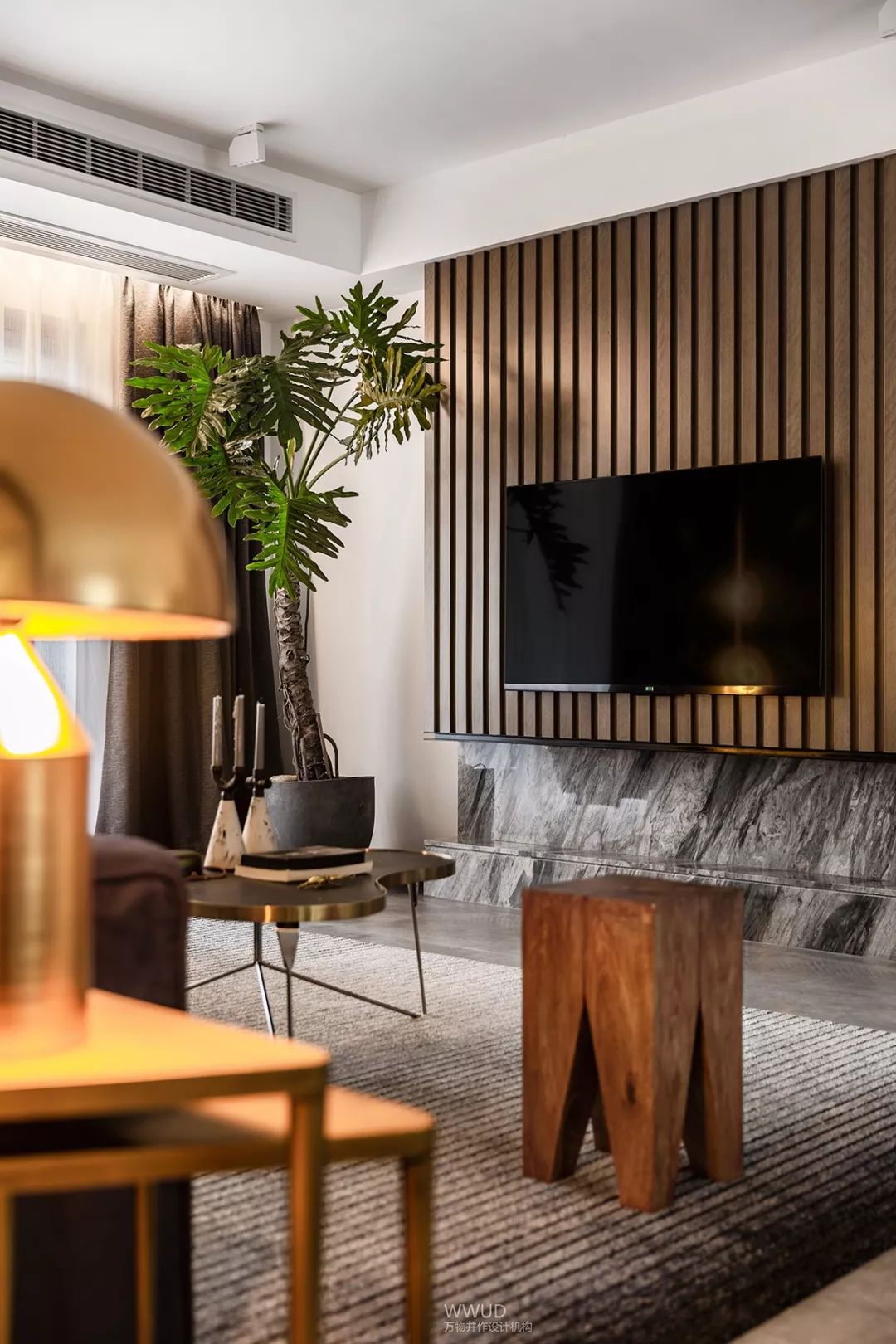 武汉世纪江尚私人住宅 | 原木风打造都市中的静谧绿洲-15