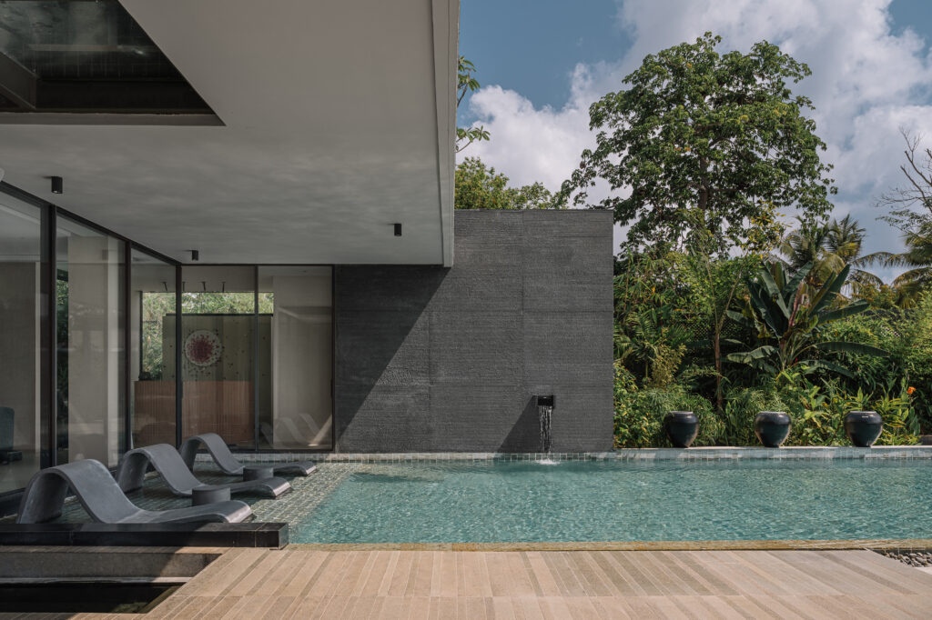 盖亚

注：GAIA在天文学等领域常指盖亚，它既是希腊神话中的大地女神名，也被用于命名欧洲空间局的天体测量卫星等 丨印度丨FADD Studio-36