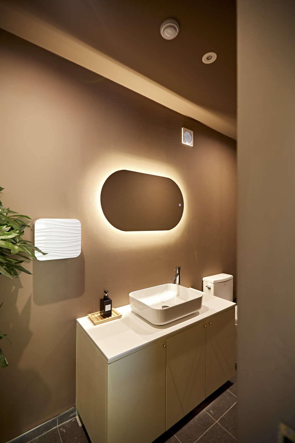 42 平卡佩咖啡厅，小巧设计点亮空间-22