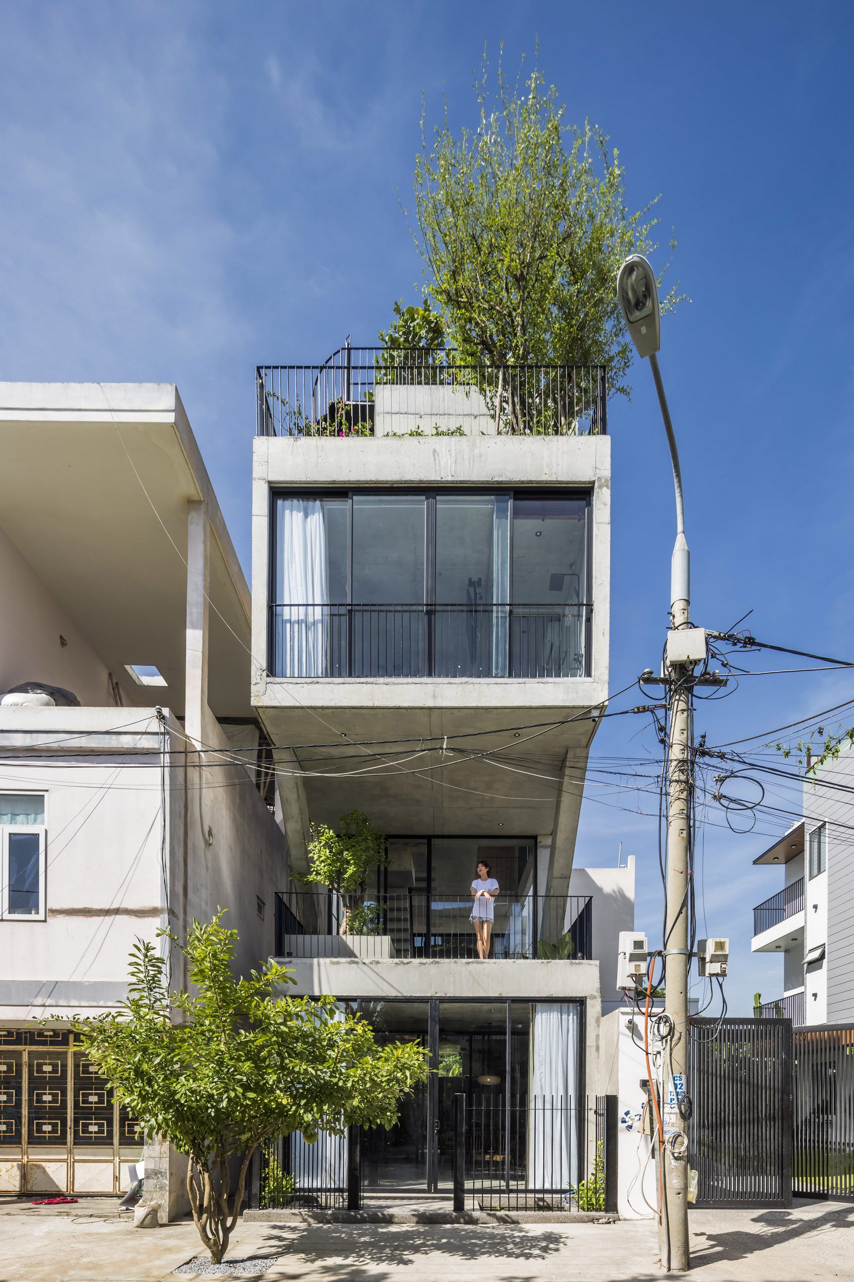 越南海滨四层混凝土住宅-40