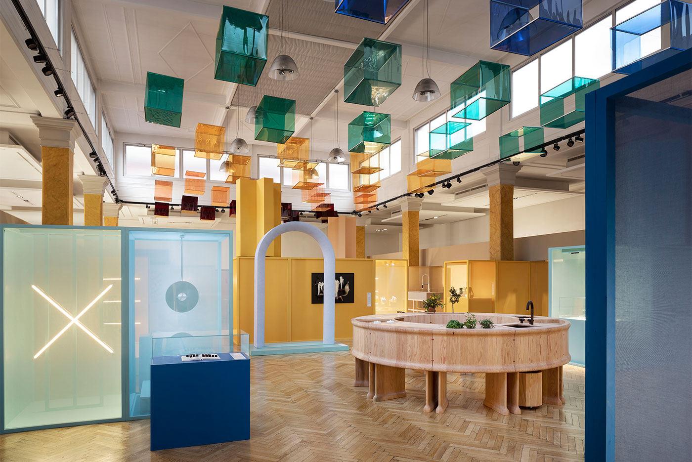 简约色彩展厅，展现现代魅力-6