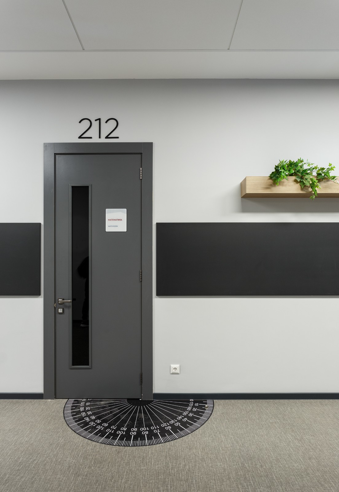 乌克兰基辅 A+ 学院 SVOYA studio-40