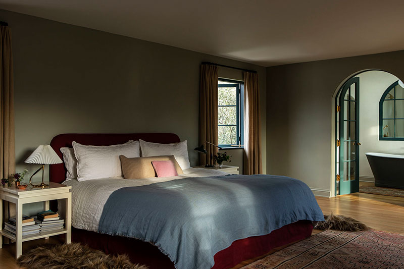 洛杉矶复古风家居设计 | 色彩、印花与艺术品的巧妙融合-14