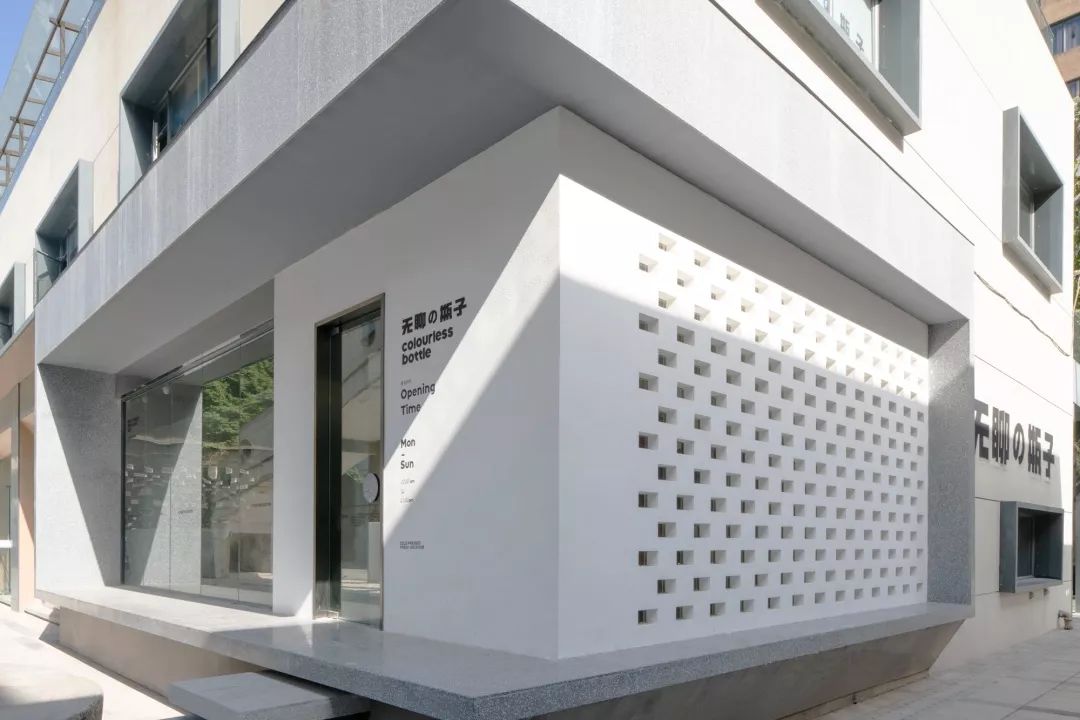 "无聊の瓶子"冷压果汁店 | 科技鲜榨,保留食物全营养-47