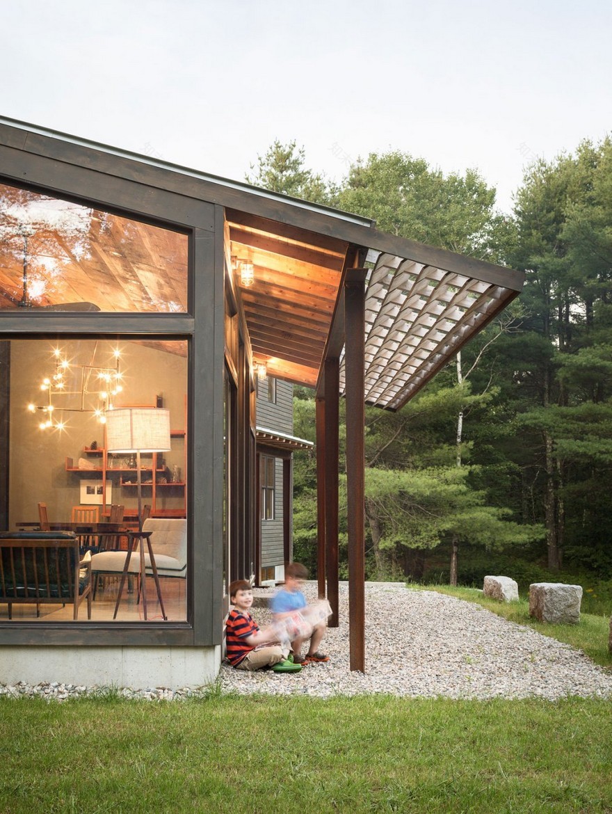 Family Farmhouse Built With Salvaged Materials from an Antique Barn-12