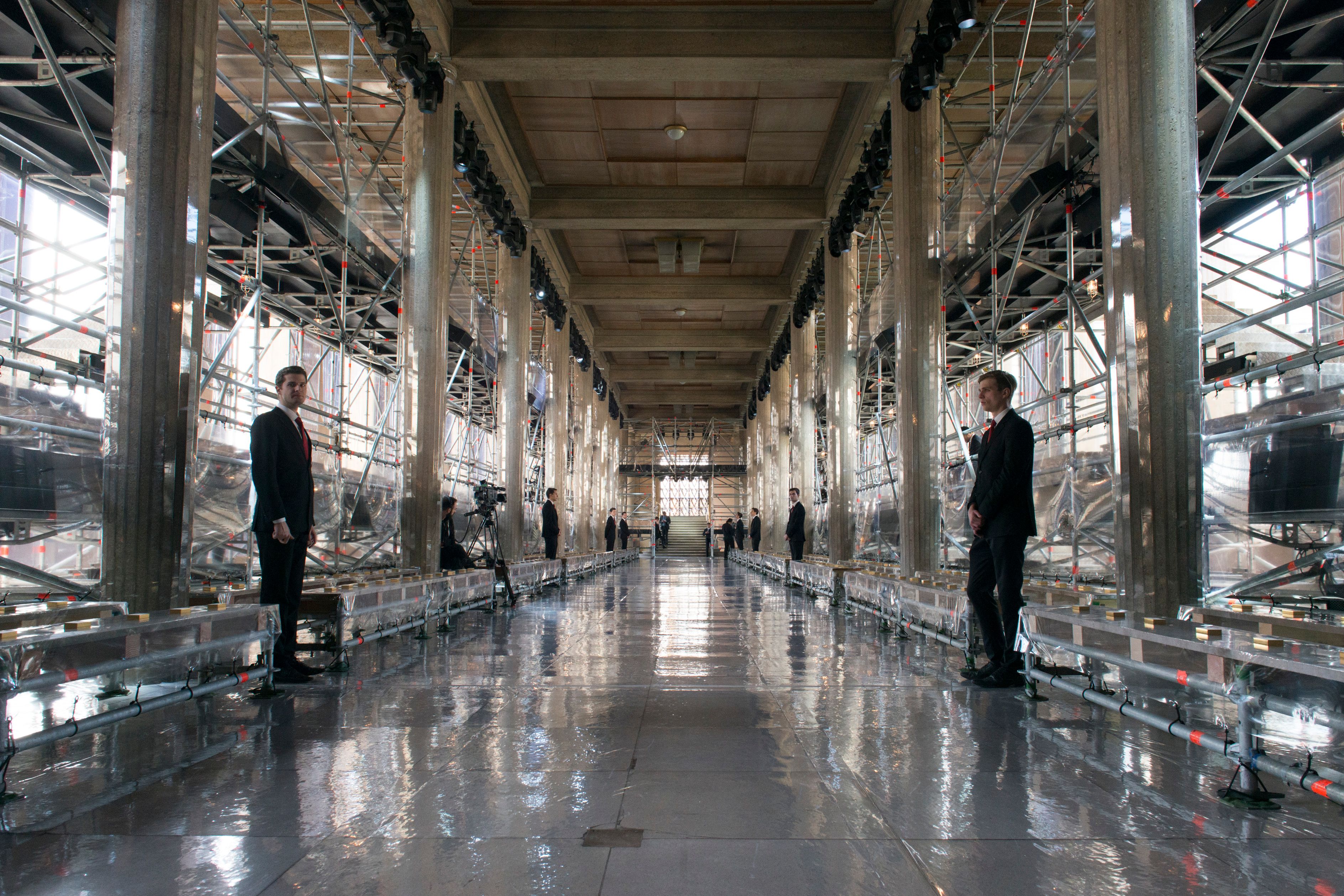 2014 FW Miu Miu 巴黎大秀 · 网格结构重构空间-1