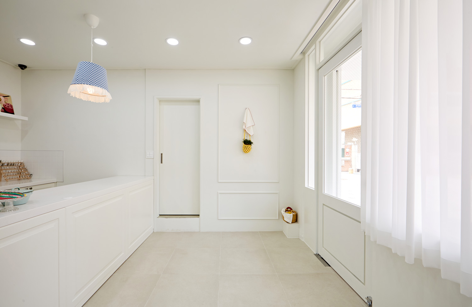 白色简约设计，10 平米小店翻倍吸睛-6