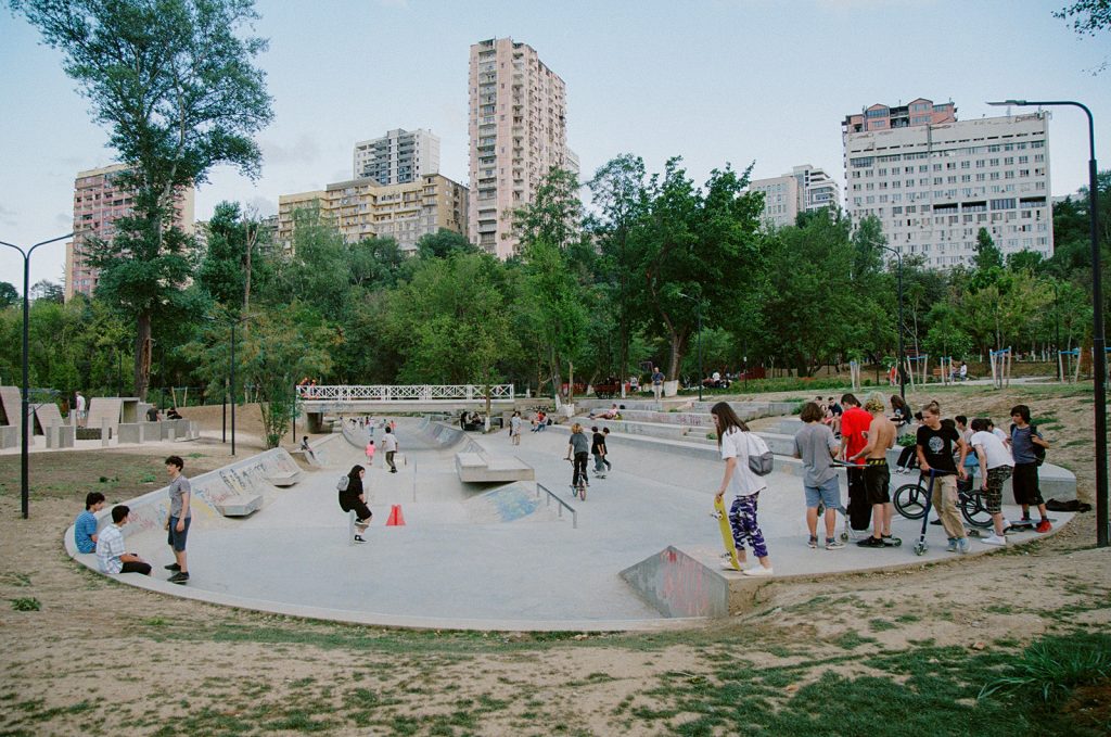 Mziuri滑板公园和跑酷场地-2