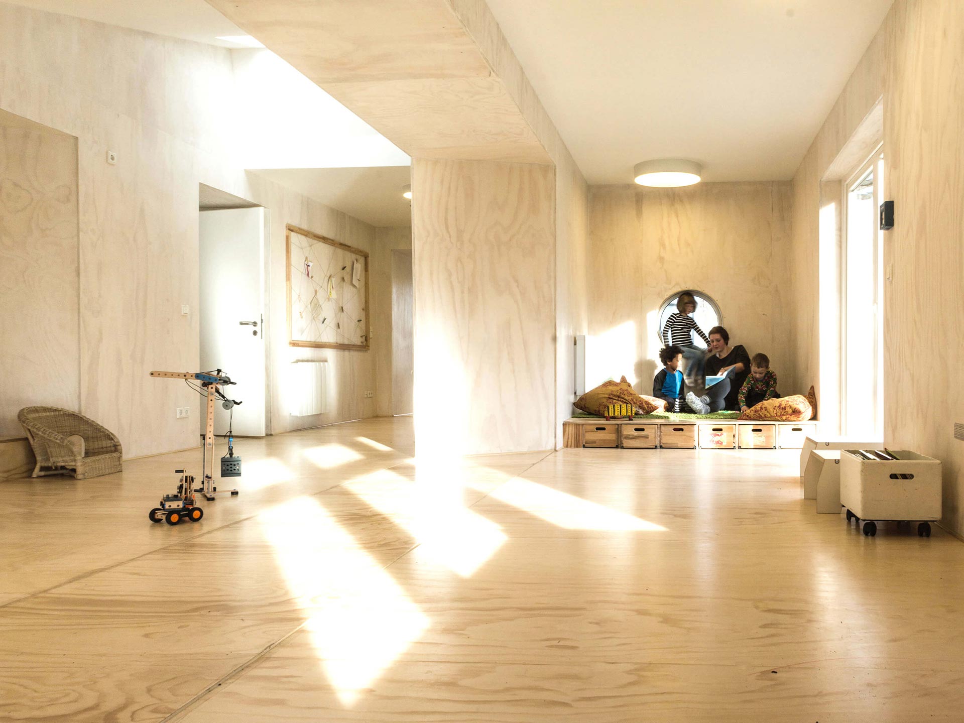 安鲍小巨人幼儿园（注：这里Riesenklein直译为巨型小的，推测是幼儿园有特别含义的名称，意译为小巨人；Anbau音译为安鲍 ） 丨GermanyHalle丨complizen Architektur-3