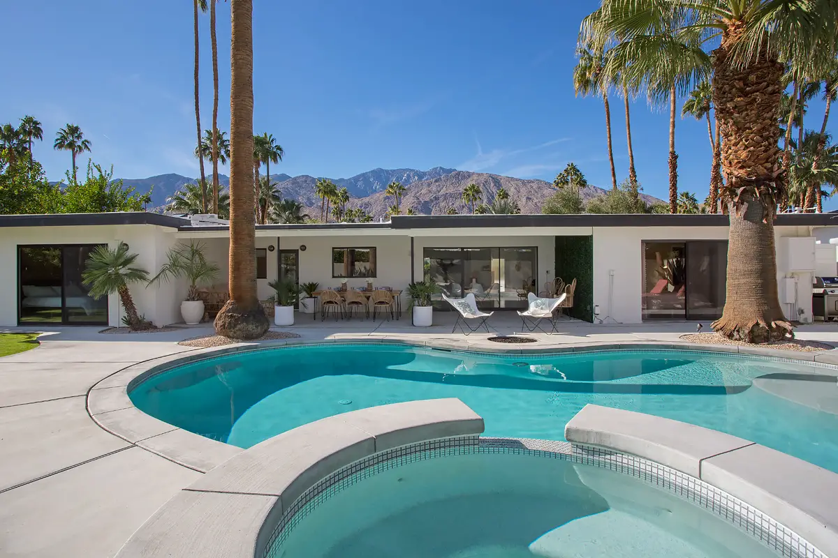 Palm Springs 白色别墅的异域风情设计-21