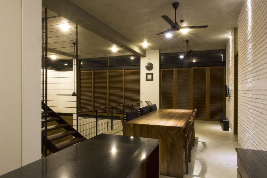 Robust Extents House ICONCAST-36