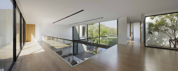 Aluminium House  Ayutt and Associates Design-27