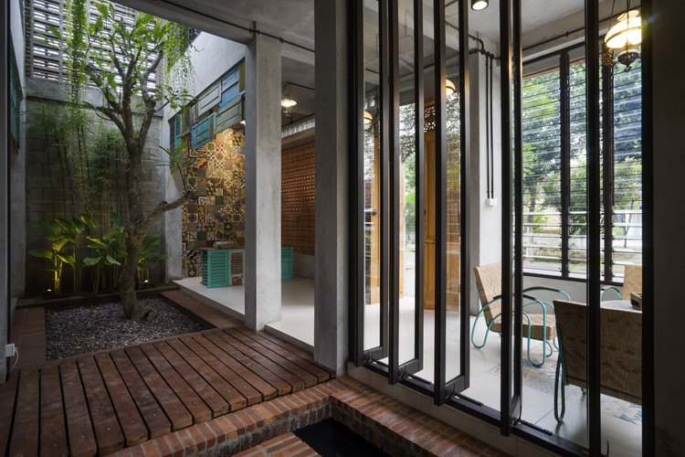 爪哇民族风与现代元素碰撞的和谐办公空间-12