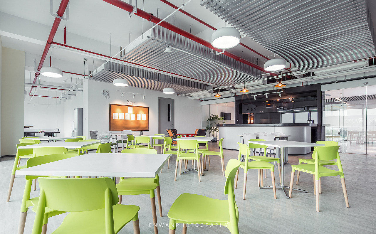 优鸿设计 服装公司办公室空间-2