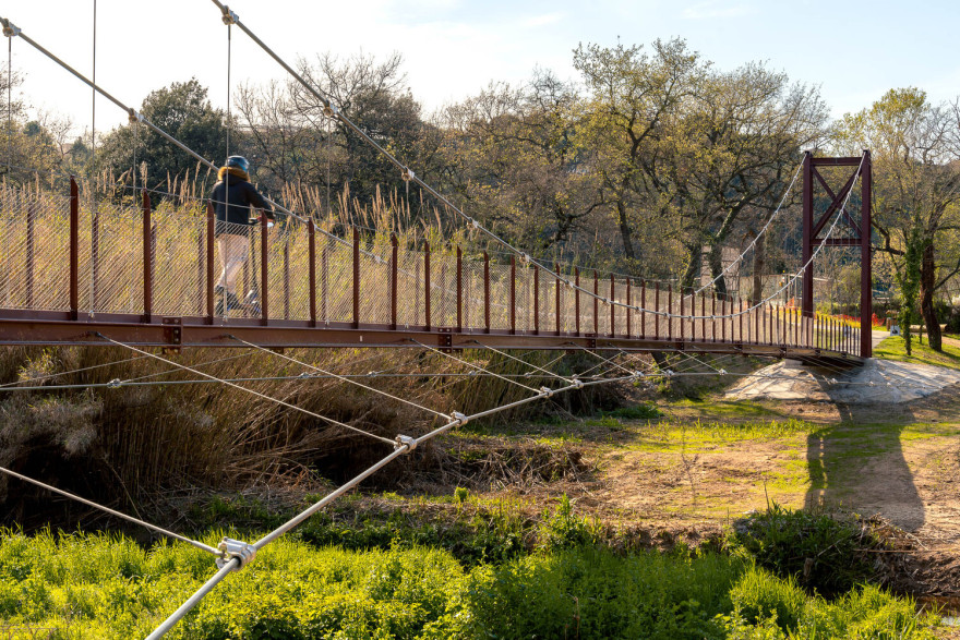 西班牙里波尔河上的人行桥-6