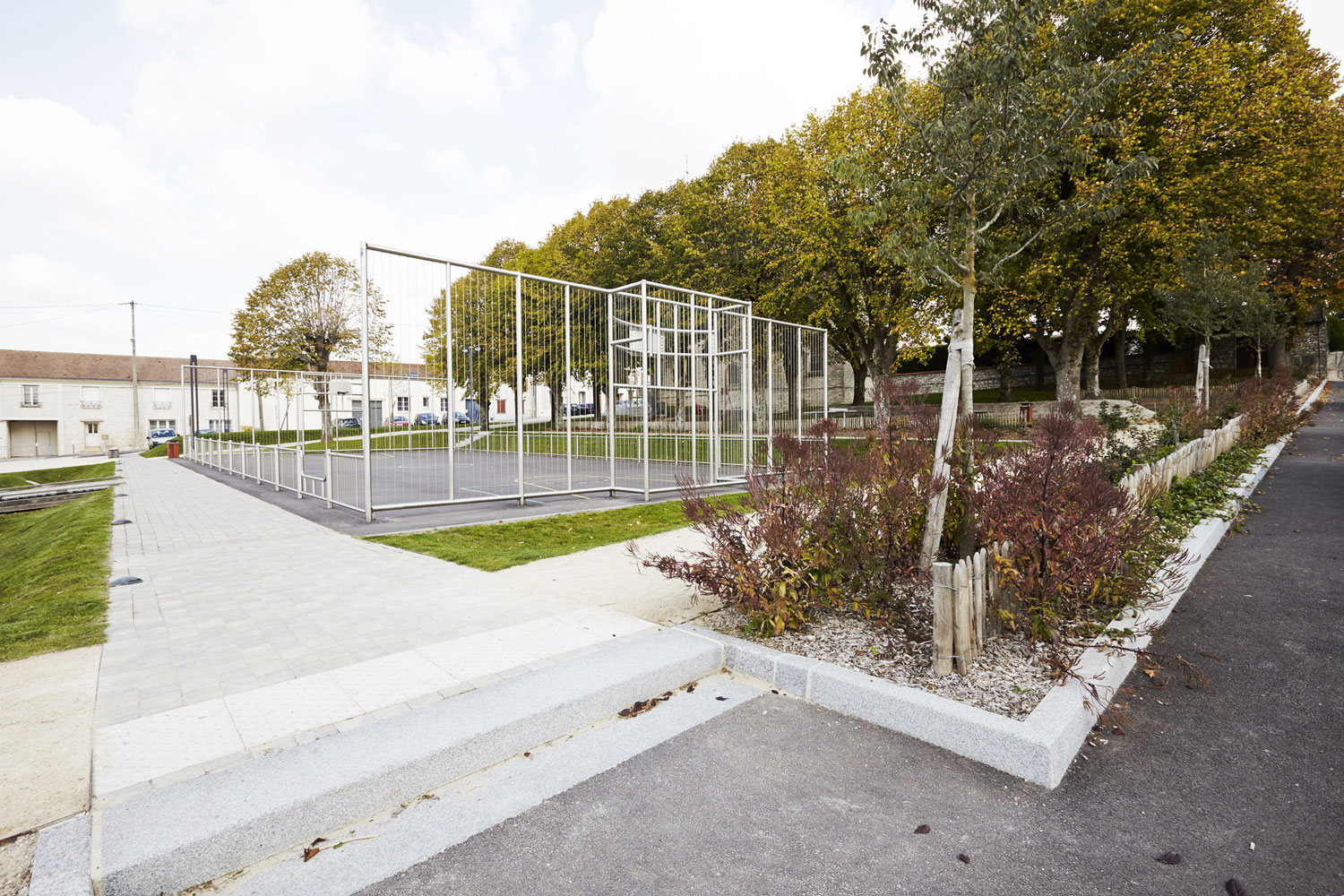 法国小城中心广场的再生设计-6