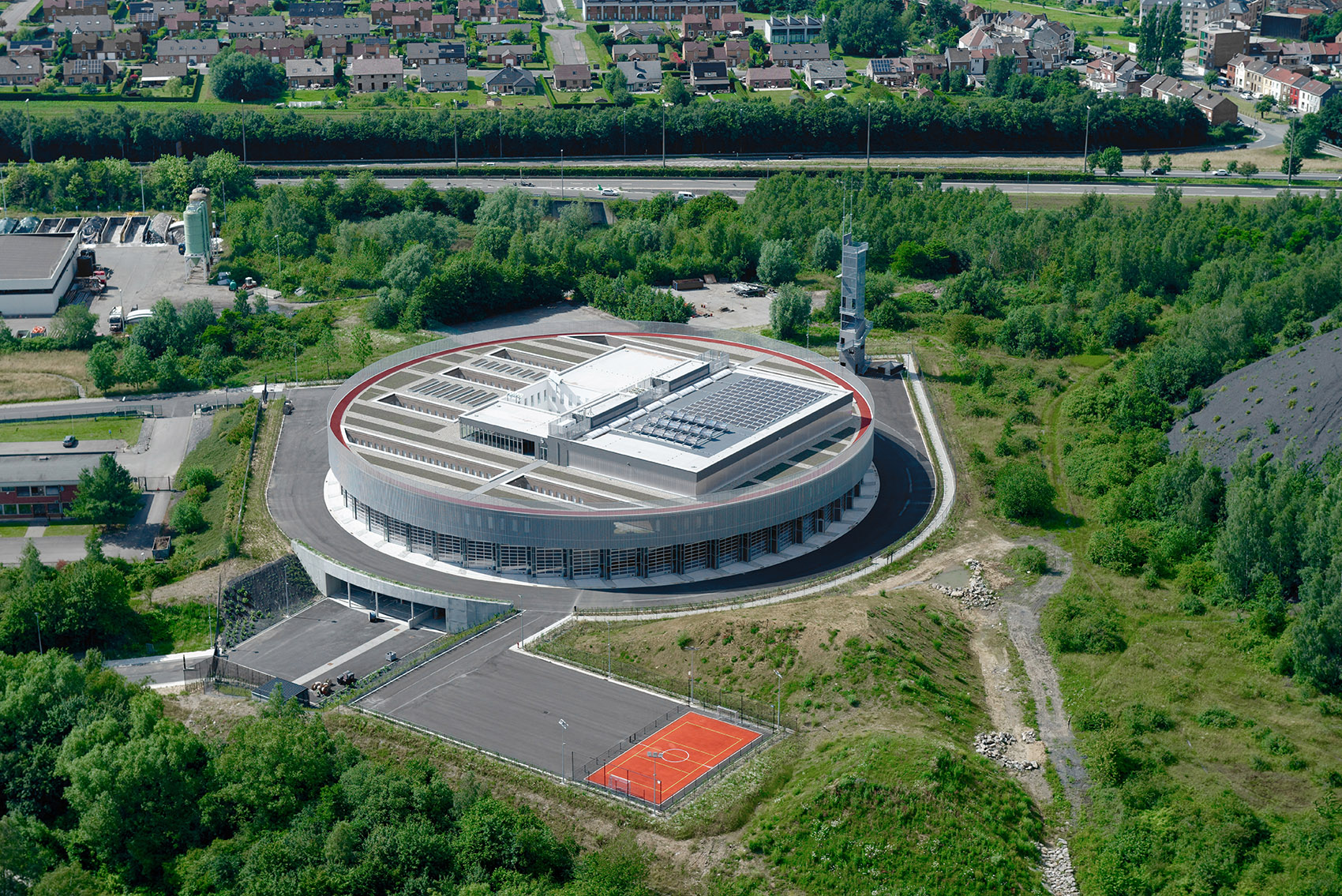 比利时圆形消防站 / Philippe SAMYN and PARTNERS-41