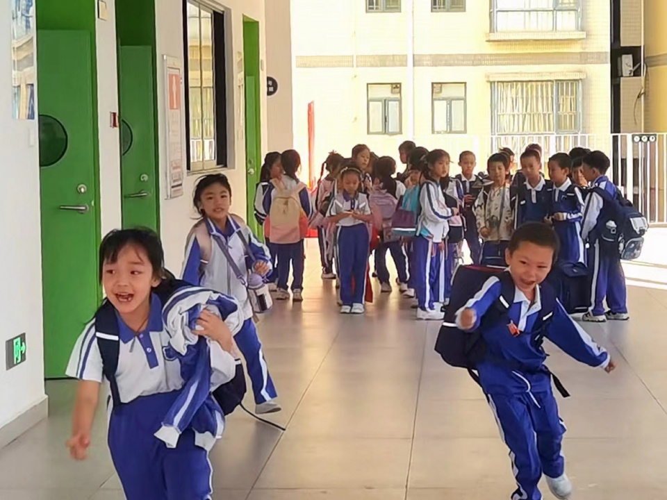 深圳市龙华区福城实验学校 / 深圳大学建筑设计研究院 “钟中+钟波涛”工作室-73