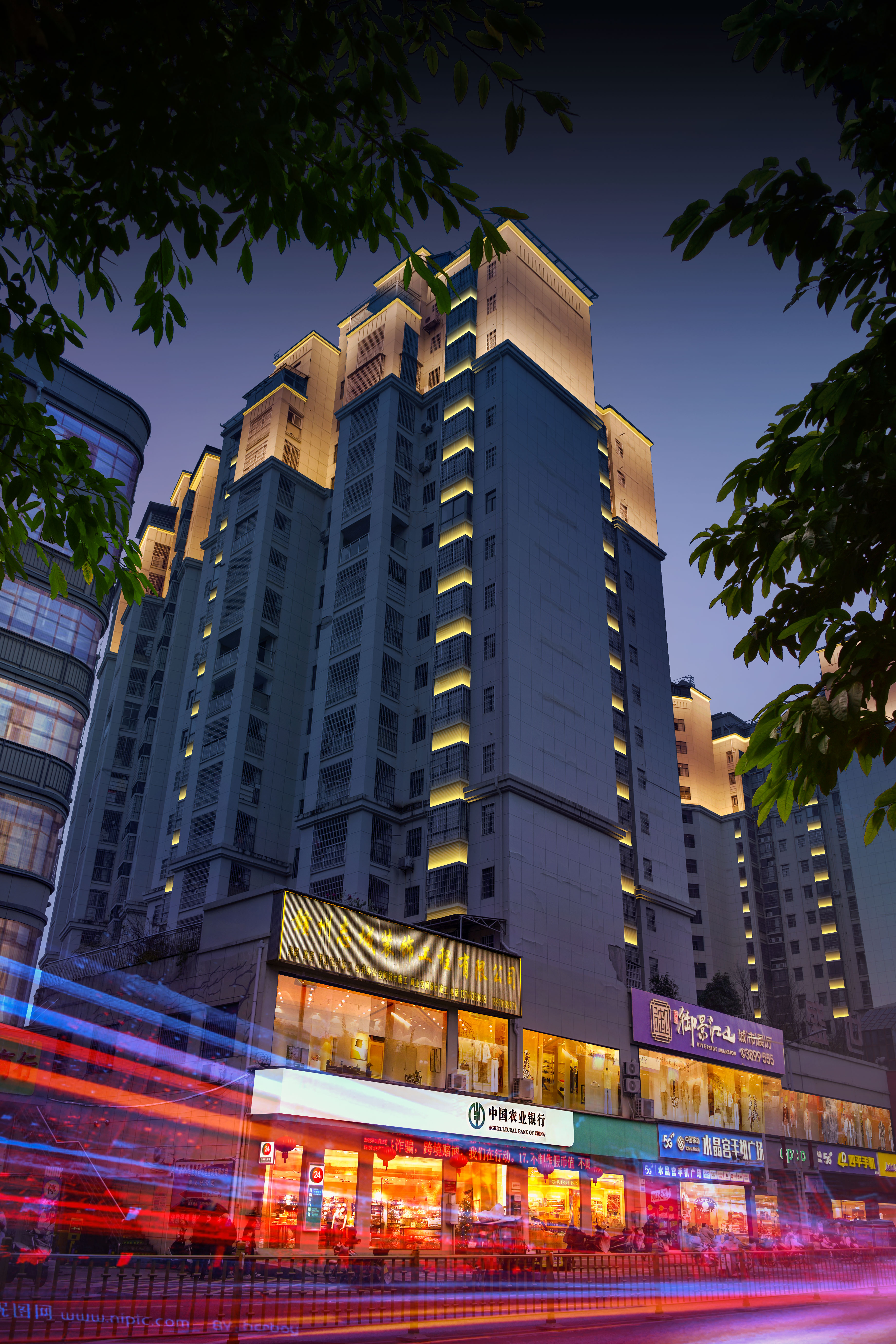 早期的一些商业中心建筑写字楼亮化效果图-11