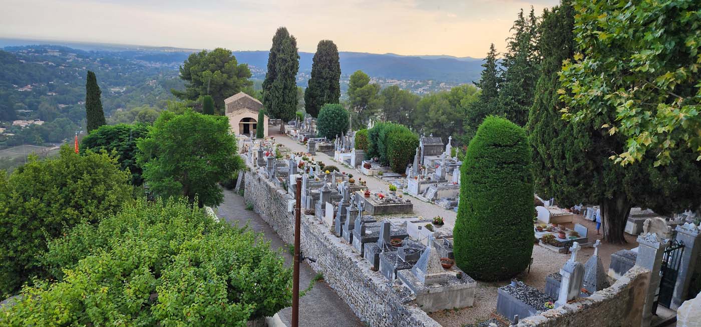 法国埃兹古村建筑群-58