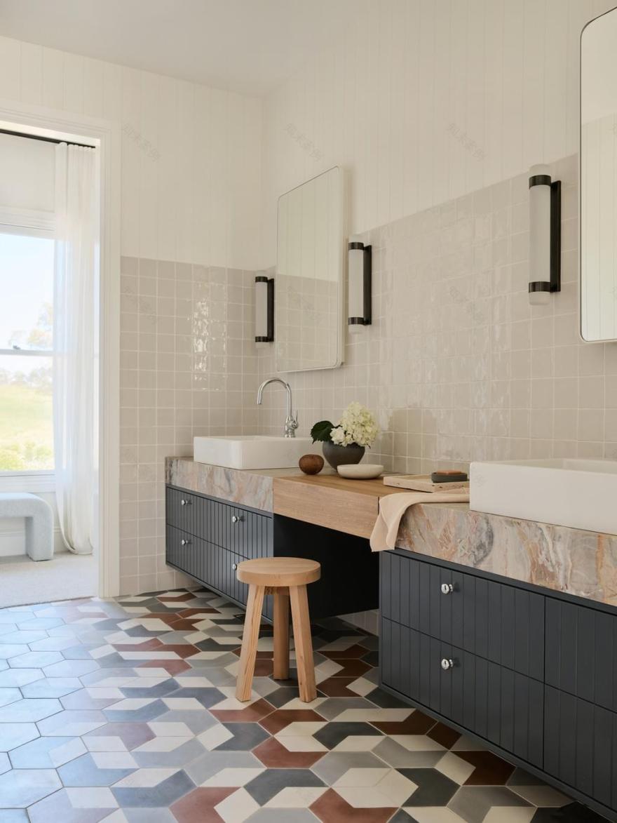 湖景别墅(注:House一般指独立式住宅,别墅较为贴合,若具体情境中更强调普通房屋,也可译为湖景房屋 ,但按照常规理解这里用湖景别墅更合适) 丨Arent&Pyke-11