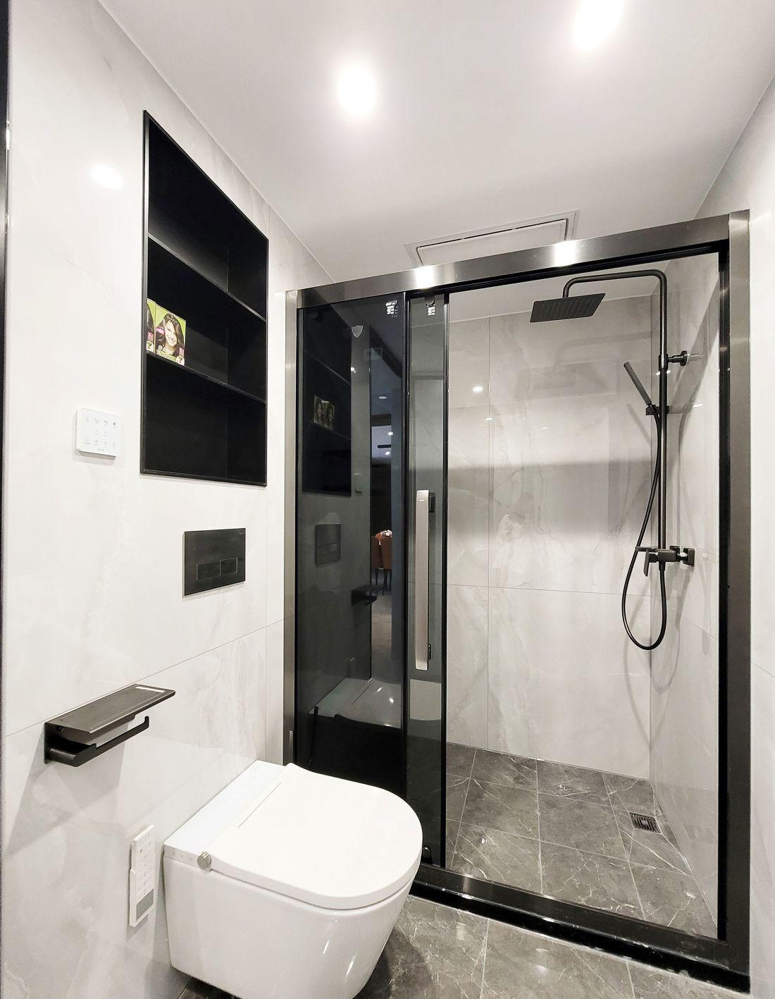 半开放厨房与餐桌相通的设计案例-18