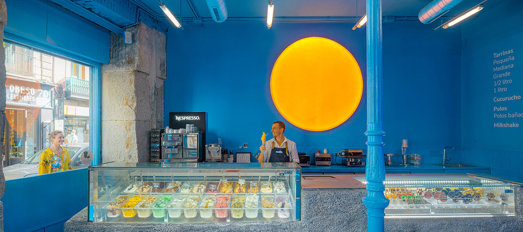 马德里蓝色 Brando 冰激凌店 | 色彩与空间的完美融合-0