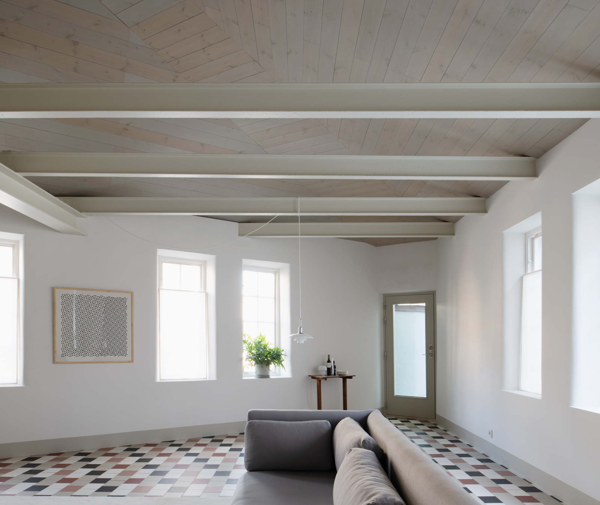 博尔耶加坦路 —— 耶涅菲尔特·米尔顿区

注：Börjegatan 推测是路名，在瑞典语中 gata 常指道路、街道；Jägnefält Milton 根据样式推测Jägnefält为区域地名或小地点名，Milton可能是人名用于命名特定区域，翻译成耶涅菲尔特·米尔顿区，这里的区表示一种特定的地理范围概念，具体翻译可能需要根据实际地点相关背景信息做更准确调整 丨SwedenUppsala丨Carl Jägnefält,Konrad Milton等-7