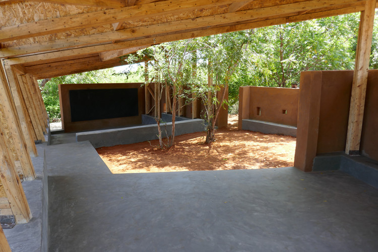 生态莫约教育中心教室与图书馆  稀缺与创意工作室-5