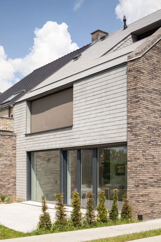 比利时 Halle 绿色环保家居，巧妙利用日光与自然景观-18