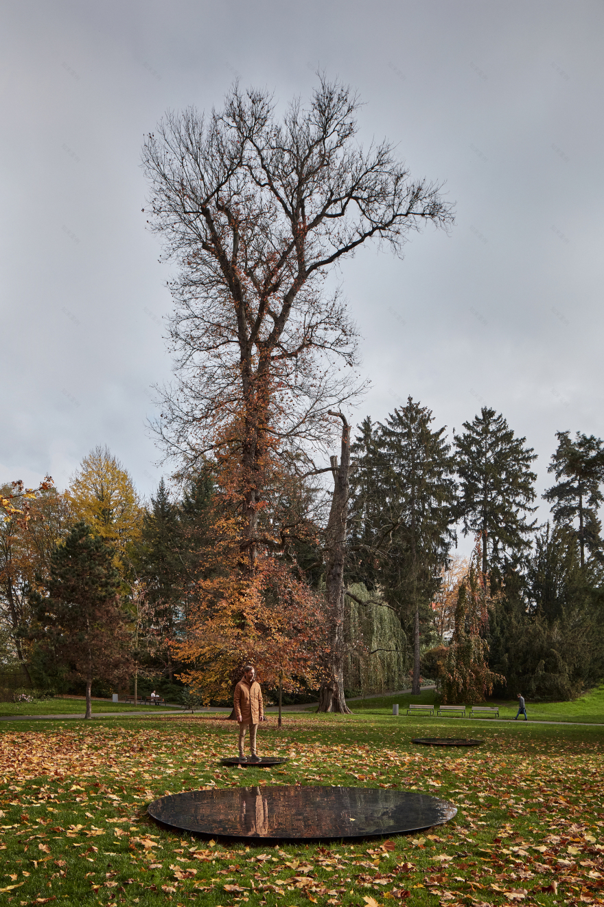 Mirrors of Zlín Installation / Loom on the Moon-47