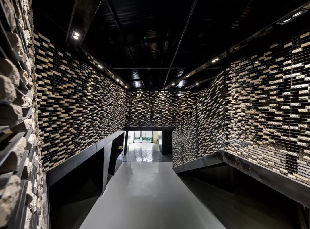 英良石材档案馆 | 废旧厂房的蜕变，石材与钢材的现代对话-39