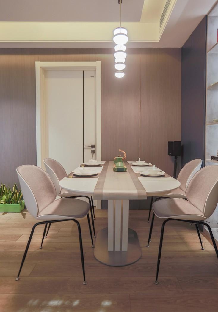 原木灰的现代艺术之家-13