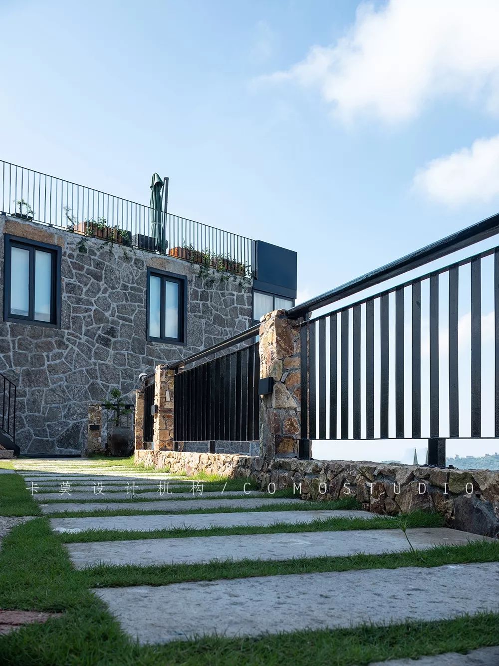 温岭石塘 | 漫居枕石听海——黑与白的诗性生活空间-26